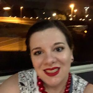 Meet your Posher, Olivia